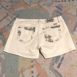 Miss Me Mid-Rise Easy Shorts size 32